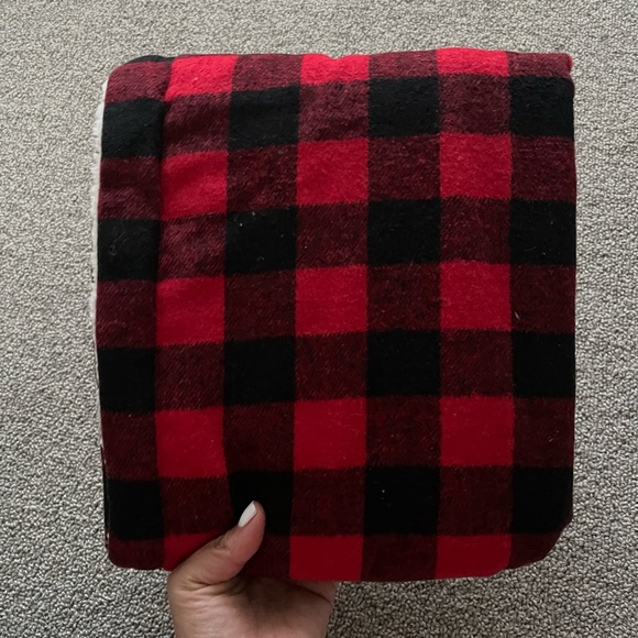 NWT Cabin Cozy / Indigo / Baby Blanket and Hat - Picture 5 of 5